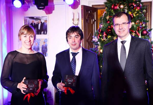 Чемпионы России получили в подарок новые автомобил…