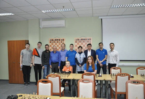 Команда «Останкино» победила МГУ в товарищеском ма…