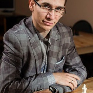 Роман Артамонов